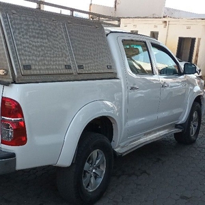 Toyota Hilux 3.0 D4d 4x4 Double Cab Manual Diesel with canopy