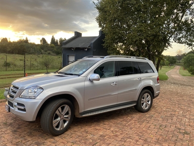 2010 Mercedes GL500 only, Grey Leather, Front and Rear Park Distance Co