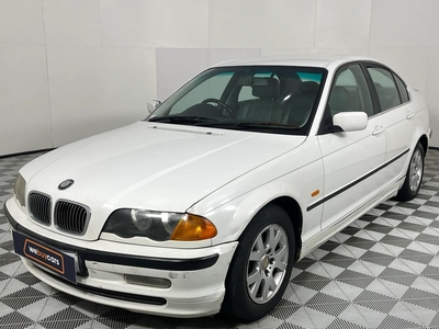 1999 BMW 320i (E46)