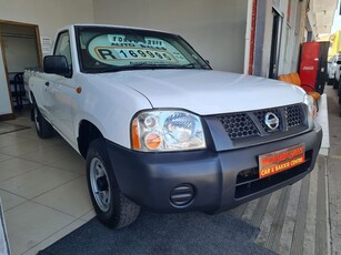 2016 Nissan NP300 2.0 LWB WITH ONLY 160000KMS, CALL BIBI 082 755 6298