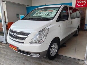White Hyundai H1 2.4 CVVT Wagon GLS with 147056kms CALL RICKY 060 928 6209