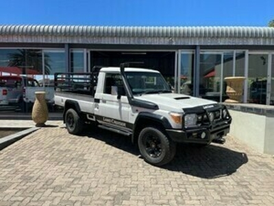 Toyota Land Cruiser 70 2013, Manual, 4 litres - Cape Town
