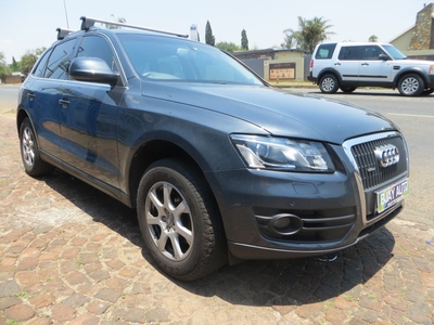 2010 Audi Q5 2.0 TFSI Quattro S Tronic, Grey with 159000km available now!