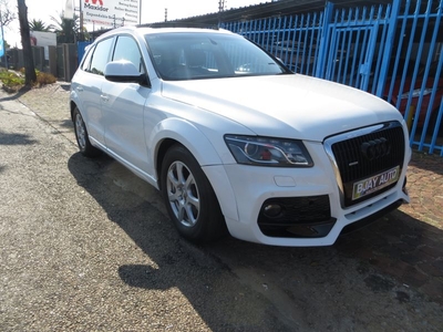 2010 Audi Q5 3.0 TDI Quattro S Tronic, White with 118000km available now!
