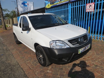 2014 Nissan NP200 1.6 8V AC Safety Pack, White with 62000km available now!
