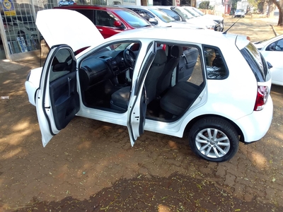 2014 VW POLO VIVO 1.4 MANUAL WHITE 75.000KM