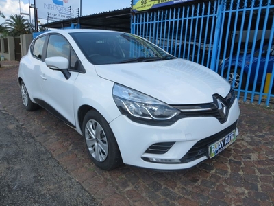 2018 Renault Clio 4 0.9 Turbo Expression, White with 73000km available now!