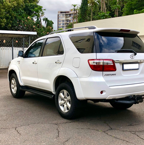 3.0D-4D Toyota Fortuner 4X4-SUV
