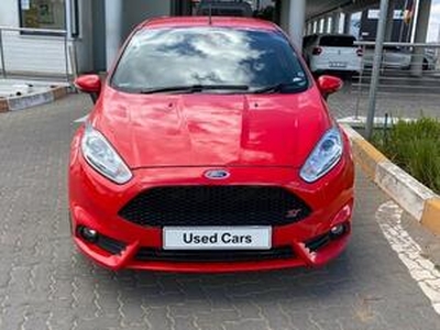 Ford Fiesta 2015, Manual, 1.6 litres - Cape Town