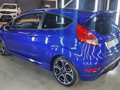 Ford Fiesta 2016, Manual, 1.2 litres - Cape Town