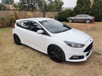 Ford Focus 2017, Manual, 2 litres - Cape Town