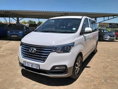 Hyundai H-1 2017, Automatic, 2.5 litres - Krugersdorp North