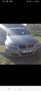 Non running Bmw 320i, 2011 for sale and is automatic.