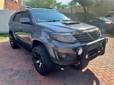 Toyota Fortuner 2013, Manual, 3 litres - Springs