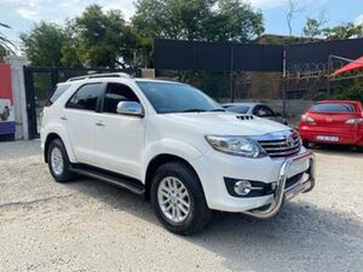 Toyota Fortuner 2015, Automatic, 3 litres - Clubview