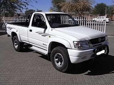 Toyota Hilux 2003, Manual, 2.7 litres - Secunda