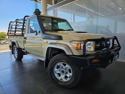 Toyota Land Cruiser 70 2018, Manual, 4 litres - Cape Town