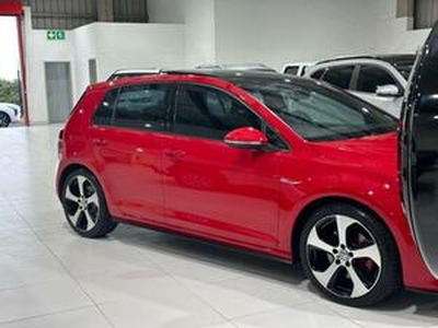 Volkswagen Golf 2016, Automatic, 2 litres - Grahamstown