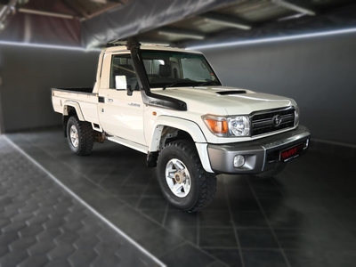 2015 Toyota Land Cruiser 79 4.5D-4D LX V8 For Sale