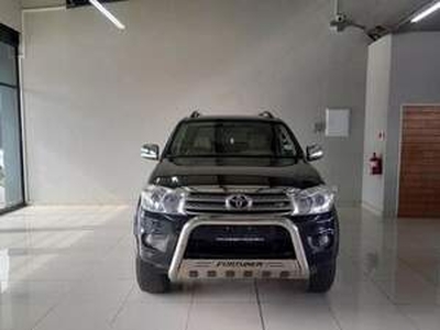 Toyota Fortuner 2012, Automatic, 4 litres - Johannesburg