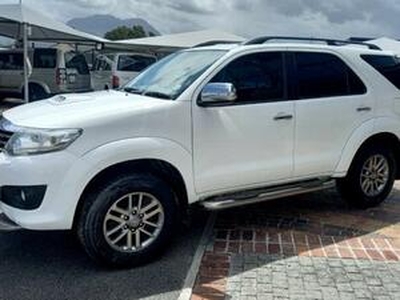 Toyota Fortuner 2013, Manual, 3 litres - Cape Town