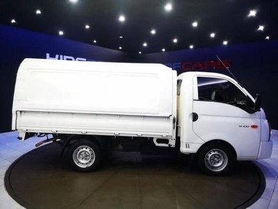 Used Hyundai H100 Bakkie 2.6D Dropside for sale in Gauteng