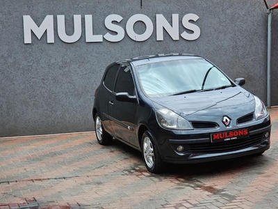 Used Renault Clio III 1.6 Dynamique 3
