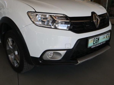 Used Renault Sandero 900T Stepway Expression for sale in Free State