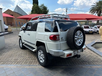 Used Toyota FJ Cruiser 4.0 V6 for sale in Mpumalanga