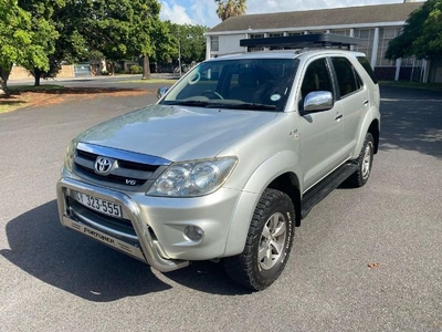 Used Toyota Fortuner 4.0 V6 Auto 4x4 for sale in Western Cape