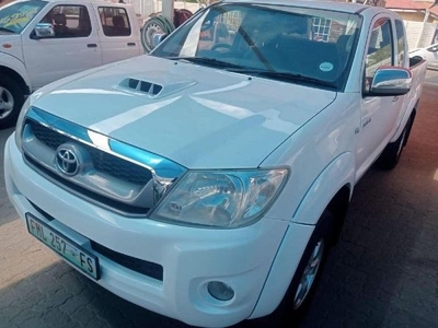 Used Toyota Hilux 3.0 D4d xtra cab manuel for sale in Gauteng