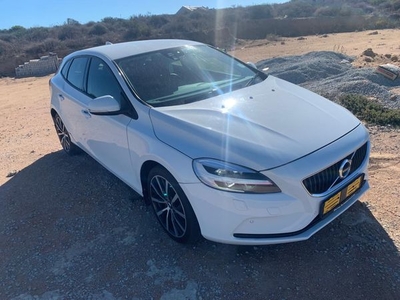 Used Volvo V40 D2 Momentum for sale in Western Cape