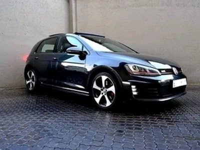 Volkswagen Golf 2015, Automatic, 2 litres - Johannesburg
