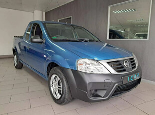 Nissan NP200 1.6i (aircon) safety pack