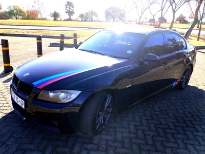 2008 BMW 320D black in color with 19