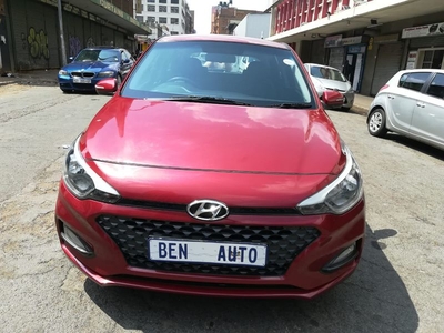Burgundy Hyundai i20 1.4 Glide with 23000km available now!