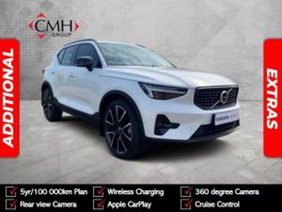 Volvo XC40 B4 Plus Dark