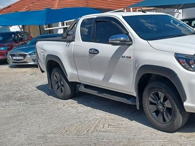 2019 Toyota Hilux 2.8 GD-6 X/Cab in excellent condition and full service history. 91000km, R279900