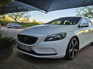 2014 Volvo V40 D2 Essential For Sale