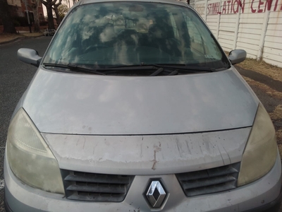 RENAULT SCENIC 2, 1.6, 2006 MODEL FOR SALE R27000 NEGOTIABLE
