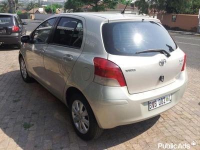 2009 Toyota Yaris - THIS CLEAN HATCH IS QUITE A LOOKER