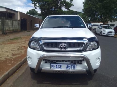 2010 Toyota Hilux V6 4.0 Double Cab 4x4 Raider Auto For Sale in Gauteng, Johannesburg