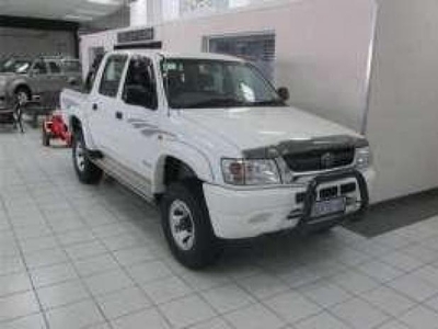 toyota hilux doblecab 2.7 with good running condition,papers in order