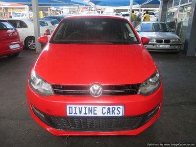 Vw Polo6 Automatic 1.6 Comfortline 2012 model with 5 Doors