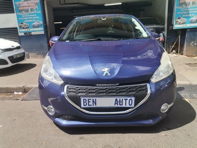 2013 Peugeot 208 1.2 VTi Active, Blue with 98000km available now!