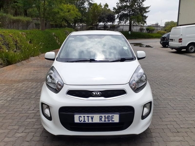 2015 Kia Picanto 1.0, White with 100000km available now!