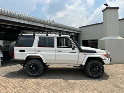 Toyota Land Cruiser 2015, Manual, 4.5 litres - Emalahleni