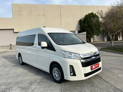 Toyota Quantum 2.8 SLWB bus 14-seater GL manual