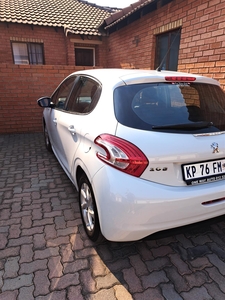 2014 Peugeot 208 1.6 HDI for sale or trade for a SUV.