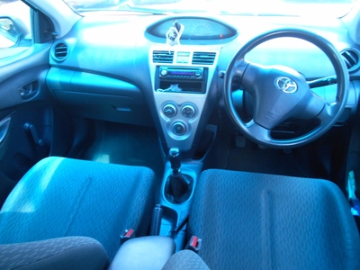 2007 Toyota Yaris T3 80,450km Sedan Cloth Seats Manual Well Maintained WHITE NO